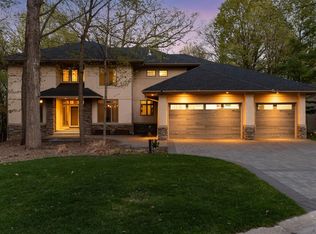 25695 Maple View Ct, Shorewood, MN 55331