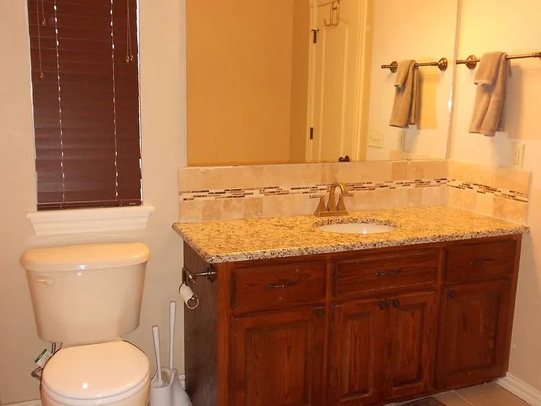 2212 SW 53rd St — Photo 32