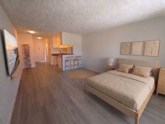 2nd image of 9216 Van Nuys Blvd #22