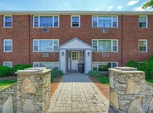 469 Sea St APT 5, Quincy, MA 02169