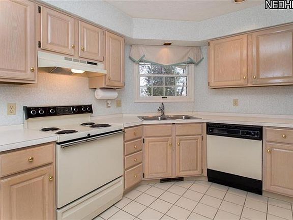 2nd image of 401 Bounty Way Unit 12
