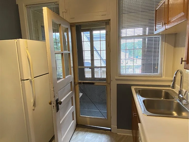 271 Center Ave #2 — Photo 5