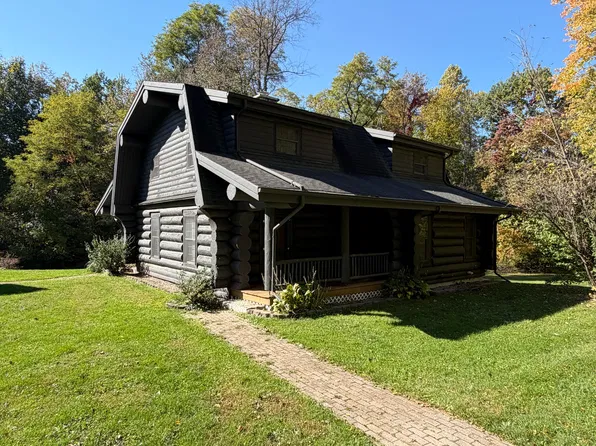 2456 E Chicago Rd, Jonesville, MI 49250