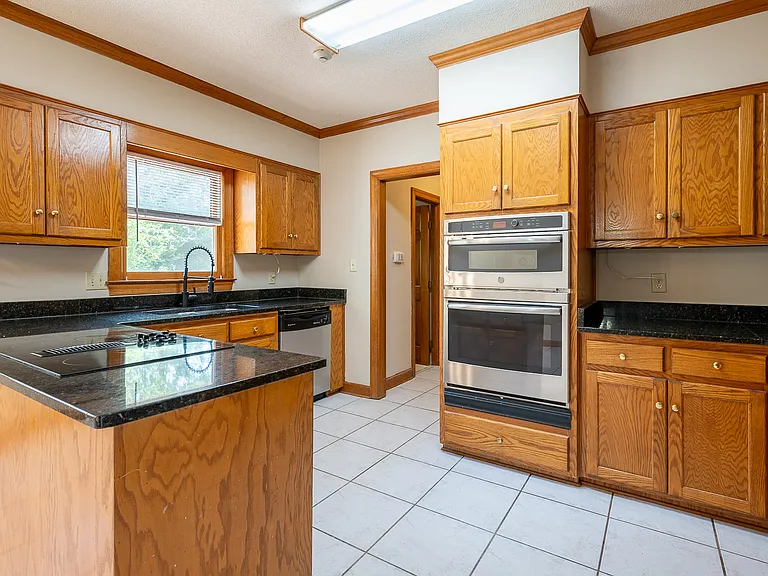 4135 Knollcrest Cir N — Photo 11
