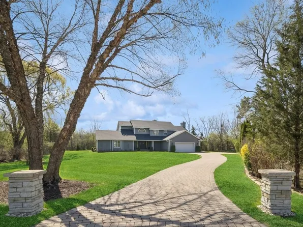 5364 Hedgewood Ct, Long Grove, IL 60047