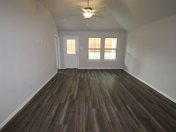 3rd image of 104 Essex Dr