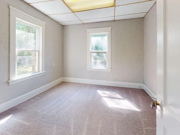 877 Rudyard Rd — Photo 16