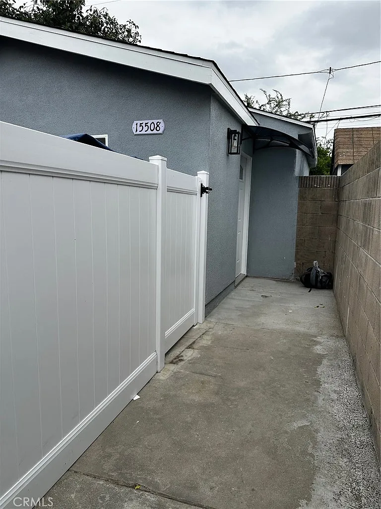 Building Photo - 15508 Halcourt Ave