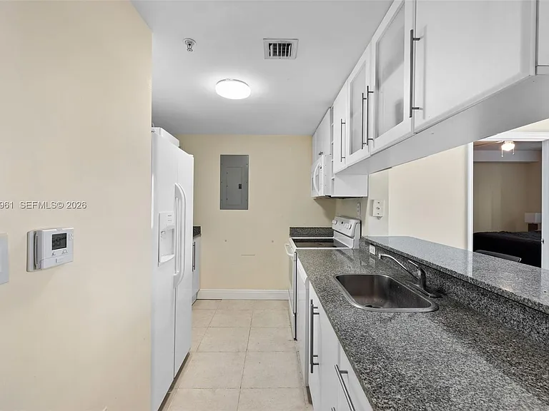 275 NE 18th St #710 — Photo 9