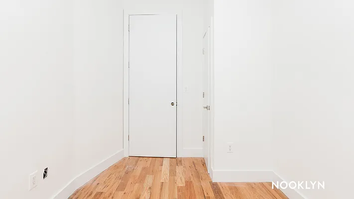 Rented by Nooklyn NYC LLC | media 32