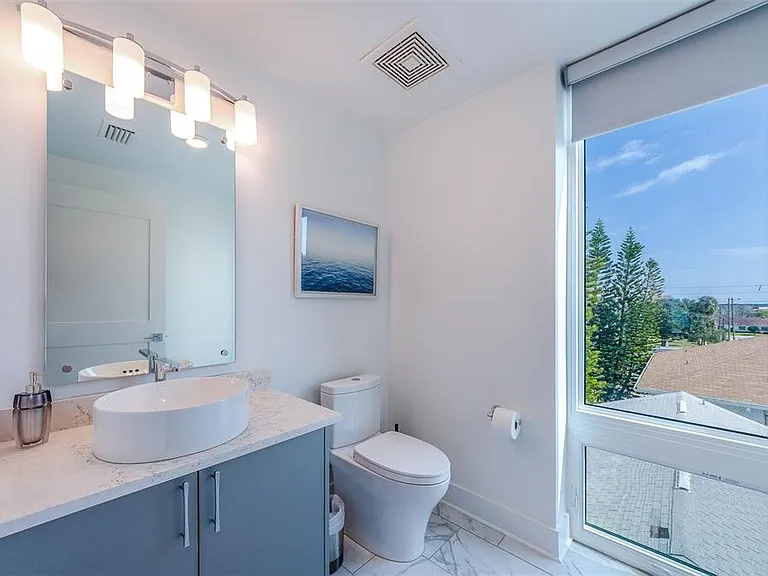15 Avalon St #401 — Photo 22