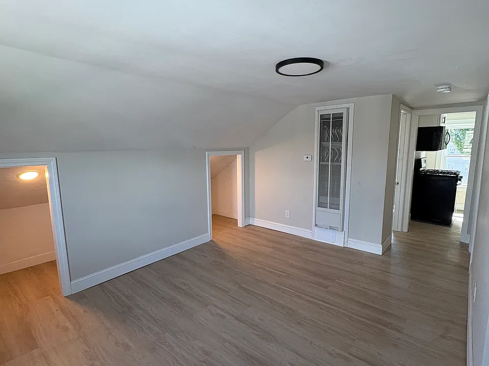 201 Wade St #3