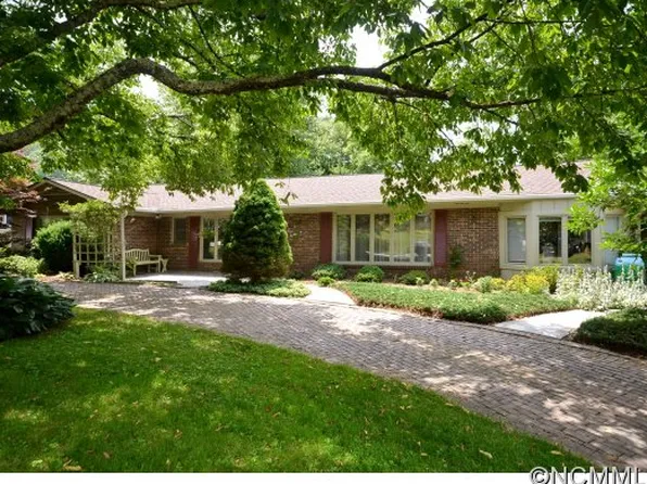 104 Auburn Park Dr, Waynesville, NC 28786