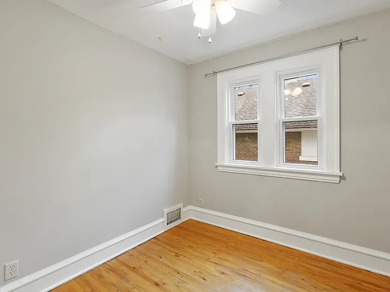 2943 Washburn Ave N — Photo 10