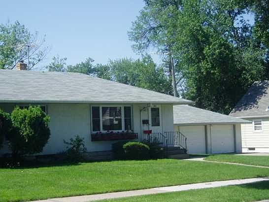 1st image of 200 Haskell St E
