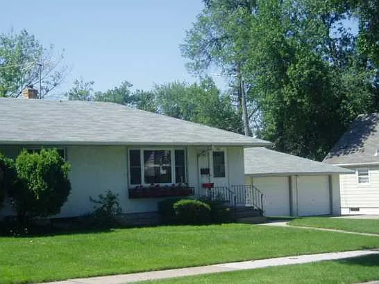 200 Haskell St E