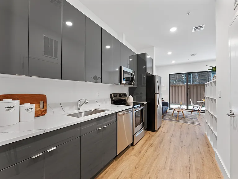 28 Vroom St #204 — Photo 7