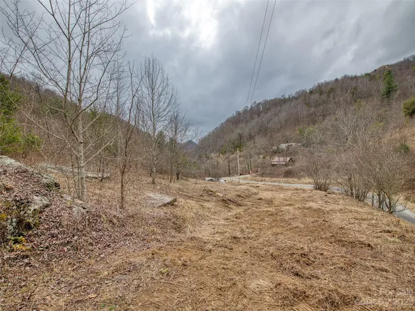 66 Kates Meadow Ln #66, Clyde, NC 28721