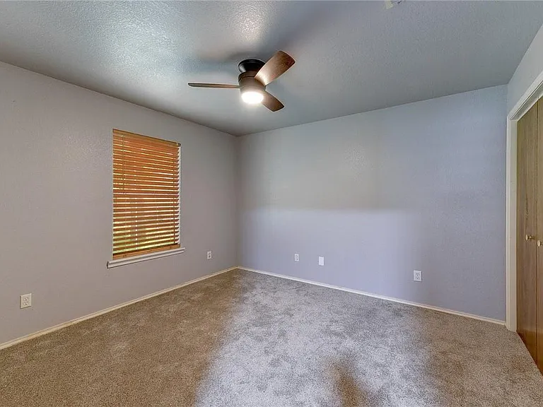 6402 Santos St — Photo 15