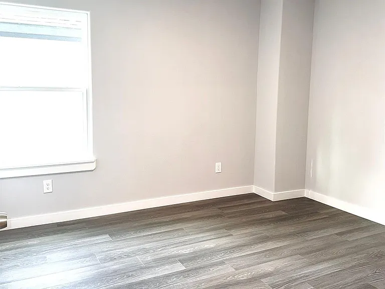 8109 Denton St — Photo 10