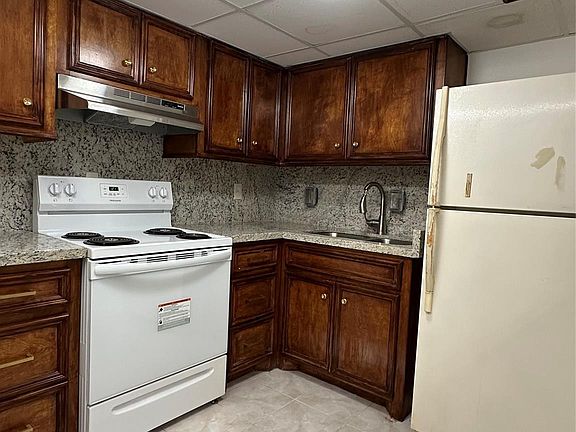 3rd image of 8250 Park Place Blvd APT 303