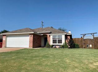 511 Clairmont St, Farmersville, TX 75442