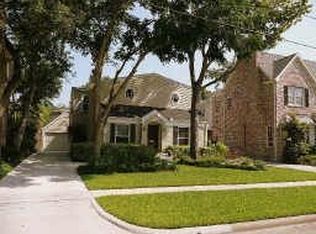 3830 Oberlin St, West University Place, TX 77005