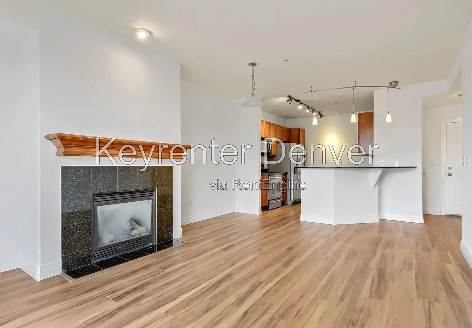 1 bed, 1.0 bath, 796 sqft, $1,600 — Photo 1
