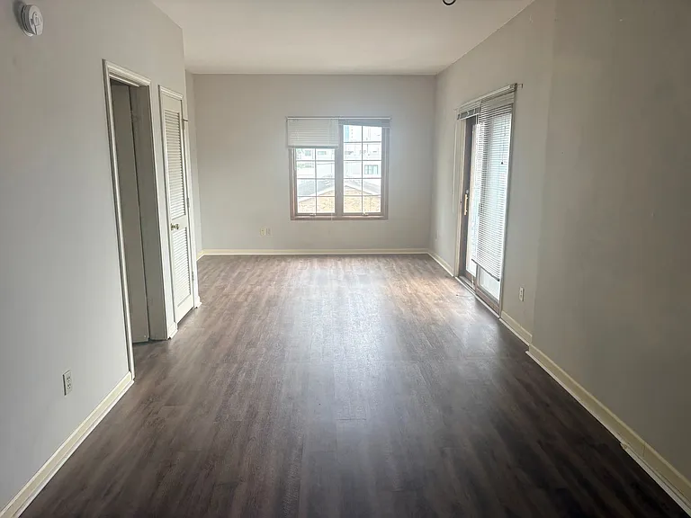 2106 Fairfax Ave #39 — Photo 2