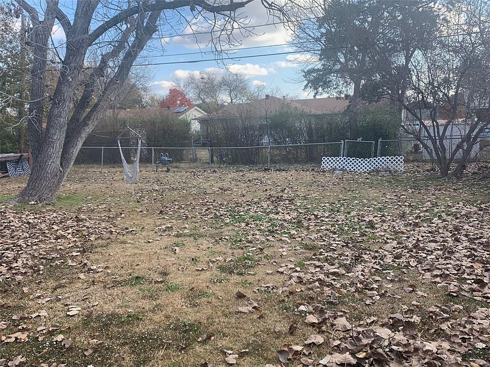 2nd image of 3048 Amber Ln