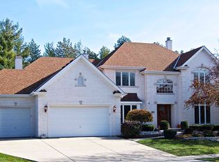 807 Deerpath Ct, Wheaton, IL 60189