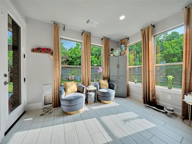 8826 Forest Side Dr — Photo 30