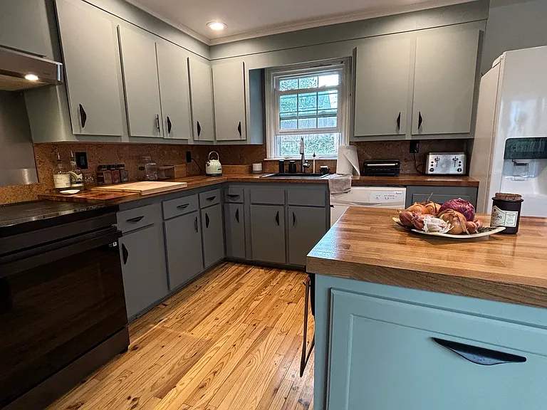 22 Edgewater Rd — Photo 4