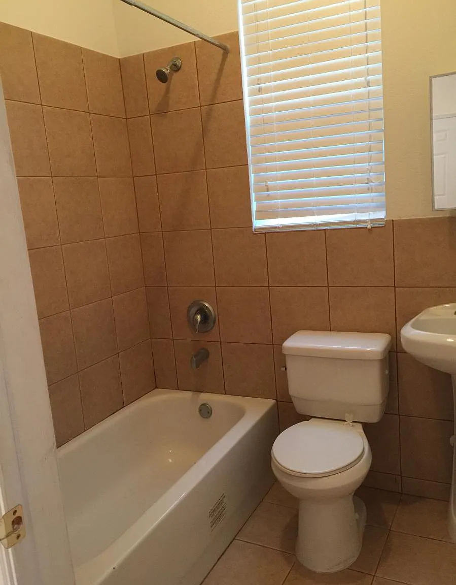 2 bed, 950 sqft, $1,325 — Photo 3