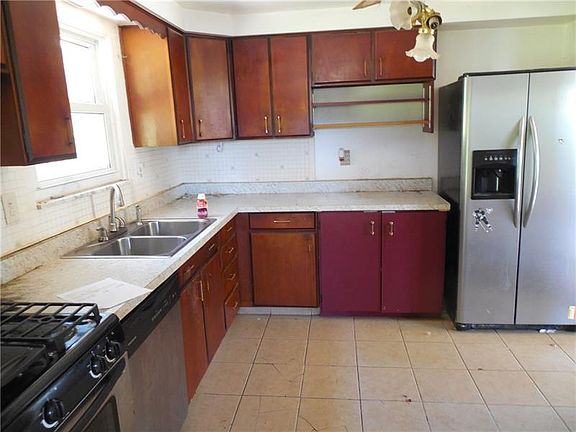 3rd image of 500 Cedarwood Dr