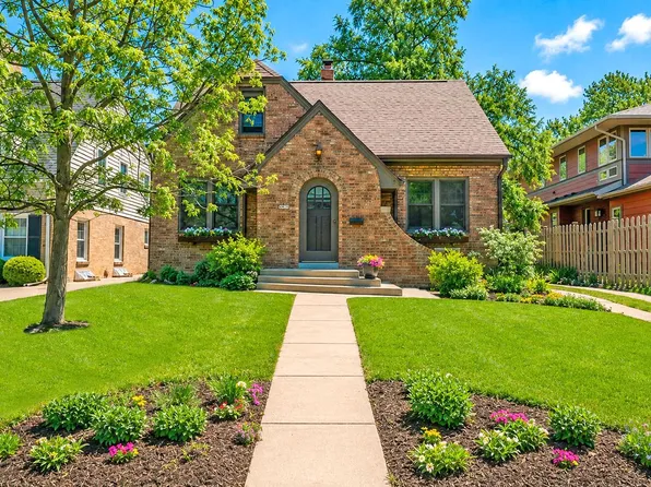 5912 N Berkeley BOULEVARD, Whitefish Bay, WI 53217