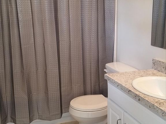 5th image of 1024 NE 28th Ave