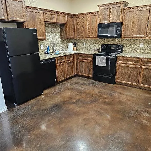 1315 Greens Private Dr — Photo 10
