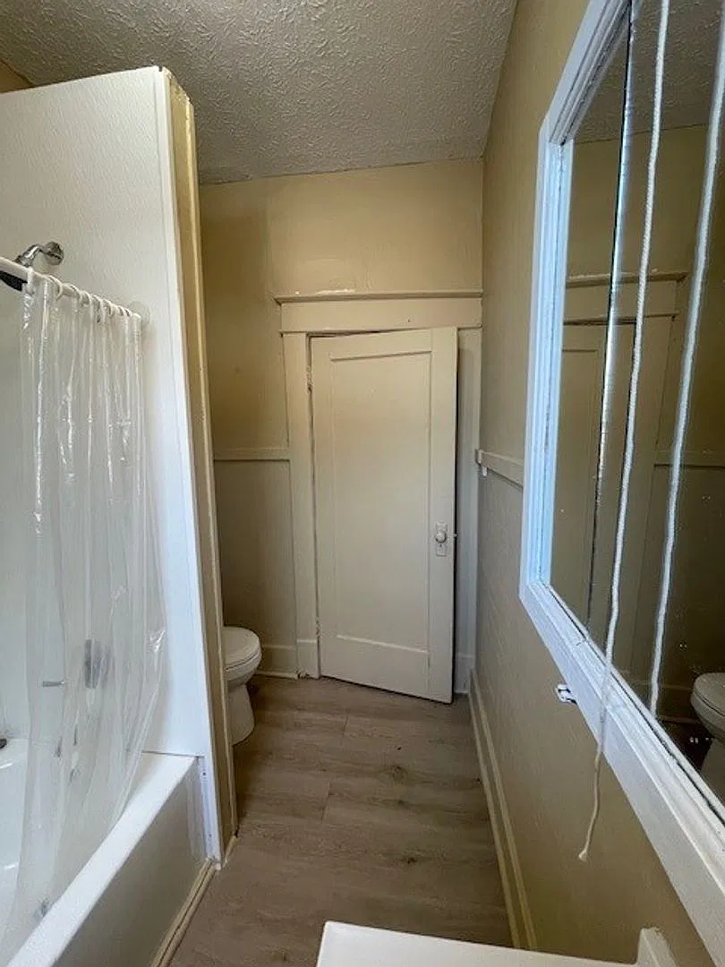 1301 Walnut — Photo 2