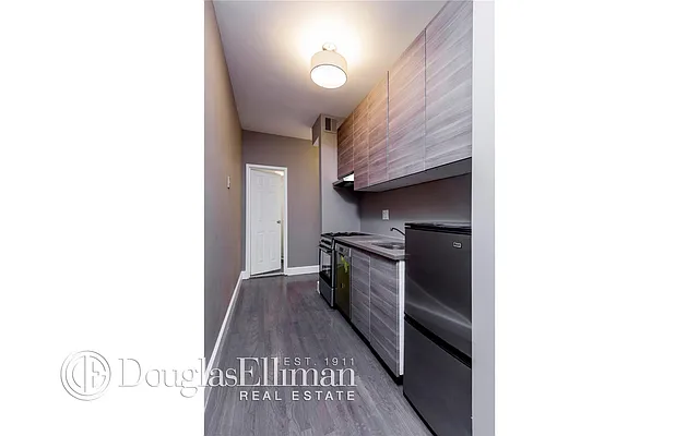 Rented by Douglas Elliman | media 21