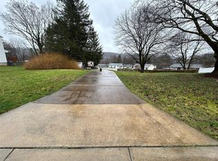 1456 Sandra Dr, Endicott, NY 13760