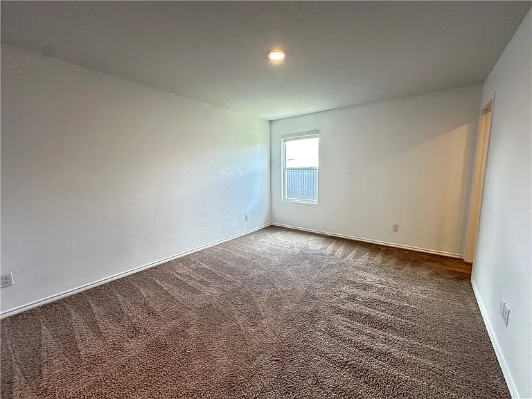 1203 Athena Dr — Photo 15