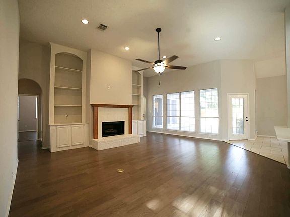 3rd image of 3114 Stonehenge Dr