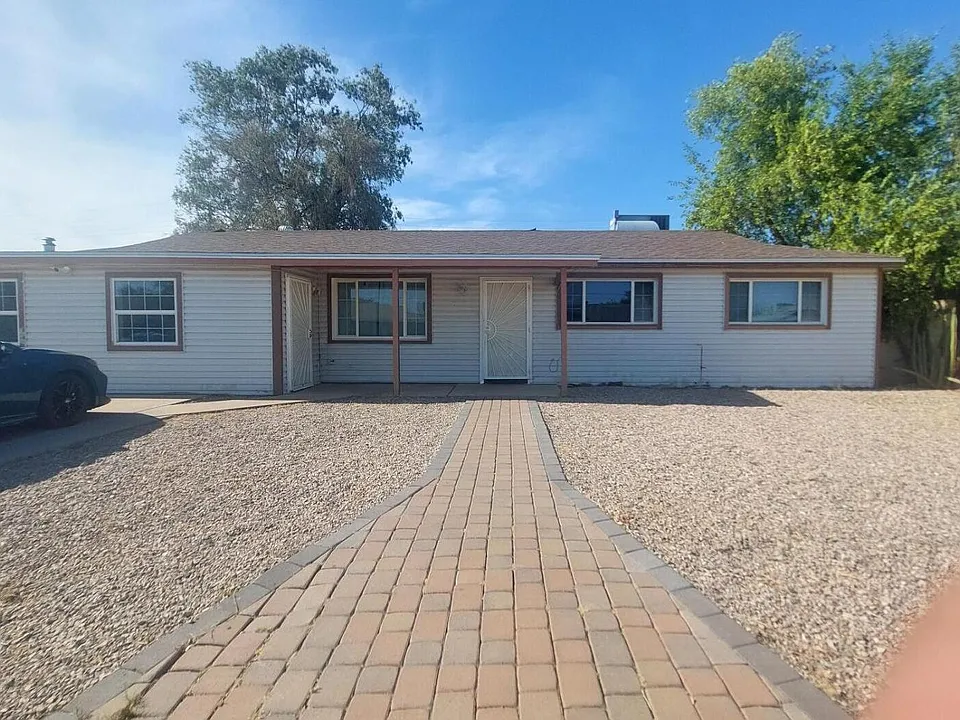2448 W Freeway Ln