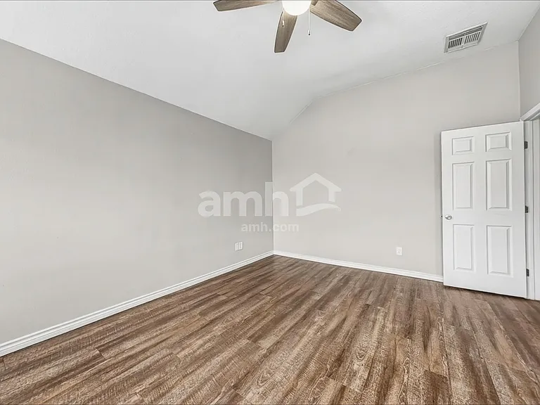 2423 Lofty Falls Ct — Photo 11