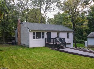 30 Tulane Trl, Hopatcong, NJ 07843