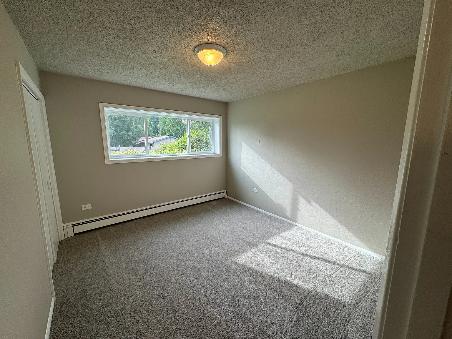 2 bed, 1040 sqft, $2,100 — Photo 2