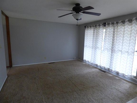 3rd image of 28780 Driftwood Dr