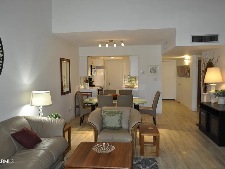 11032 N 28th Dr #303 — Photo 4