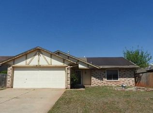 2113 NE 8th St, Moore, OK 73160